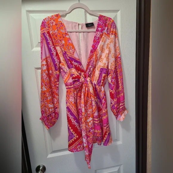 Florentine Printed Fitted Waist Romper - Picture 4 of 9